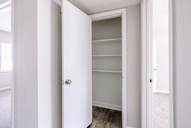 Building Photo - Premium 2 Bedroom Apartment in Atlanta's Upper Westside | First-Floor Home | Reduced Rent + First...