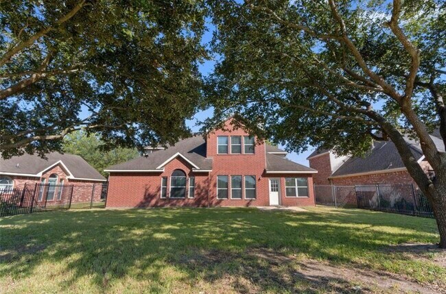 Building Photo - 10115 Cottonwood Canyon Dr