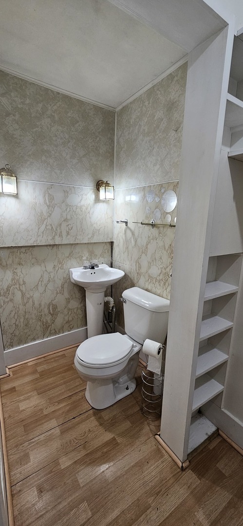 Building Photo - 214 S Church St