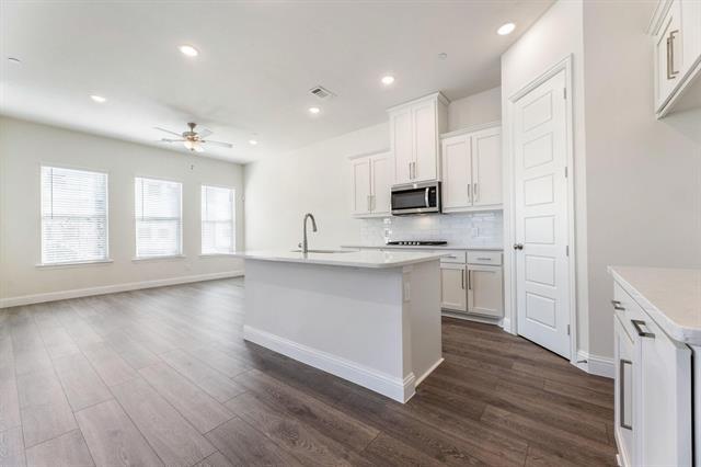 Building Photo - 4704 Corriente Vista Ln