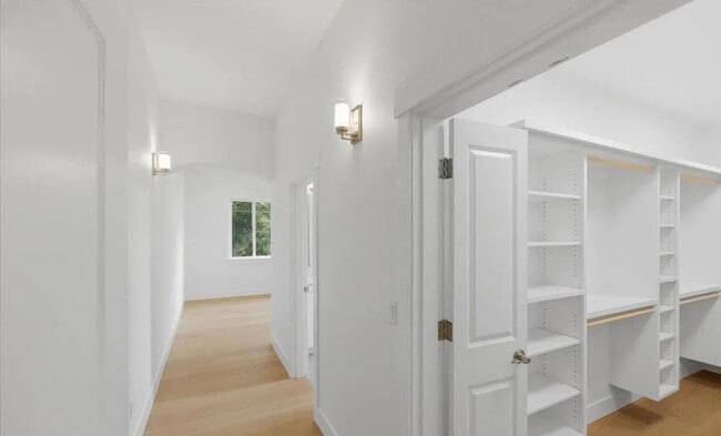 Building Photo - Spacious Custom Built Home in NW Corvallis