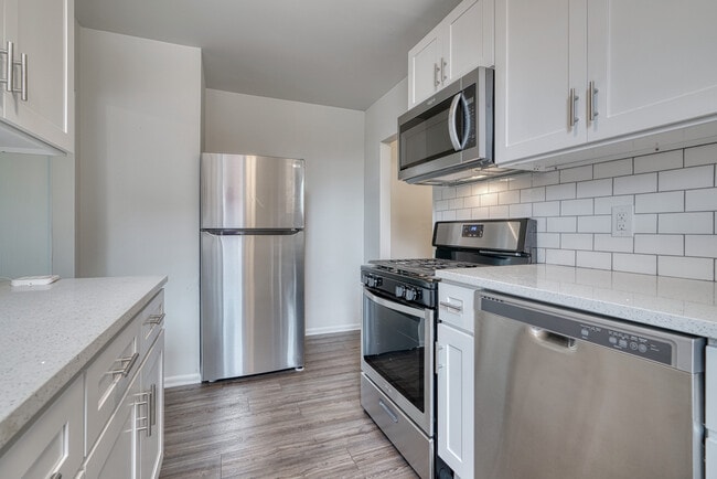 Building Photo - 2324 Callow Ave