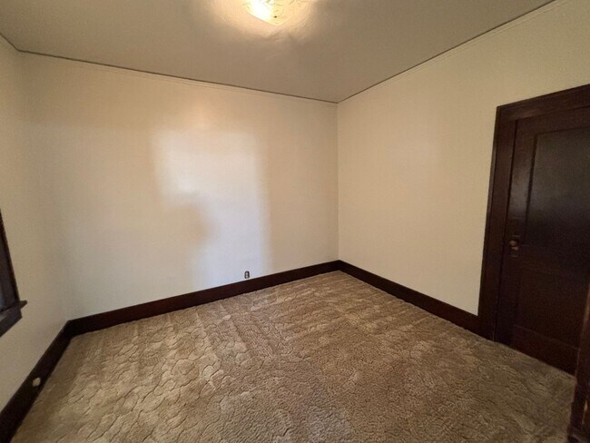 Building Photo - 3 BED | 1 BATH | HOME | WEST RAPID