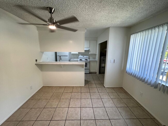 Building Photo - Downstairs 2 Bedroom + 1 Bath McKeon Condo