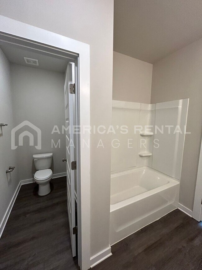 Building Photo - Home for Rent in Jemison, AL. Available to View with 48 Hour Notice!!!