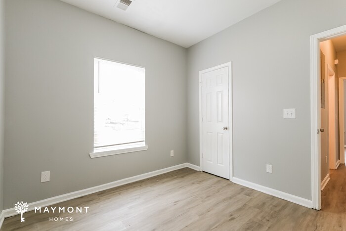 Building Photo - 2003 Reynolds Dr SW