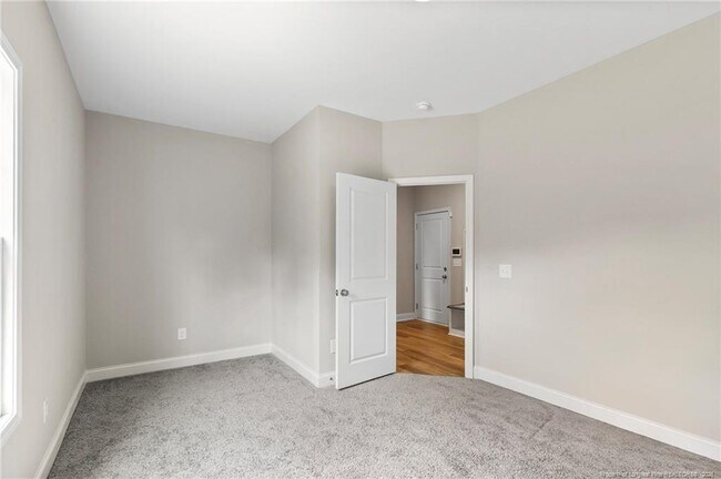 Building Photo - 112 Nairn St