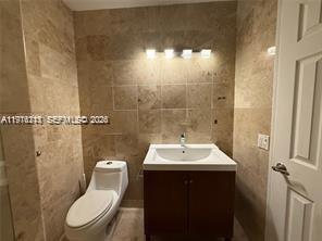 Building Photo - 8435 Crespi Blvd