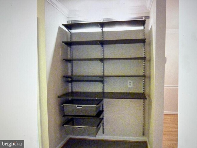 Building Photo - 7256 Glen Hollow Ct