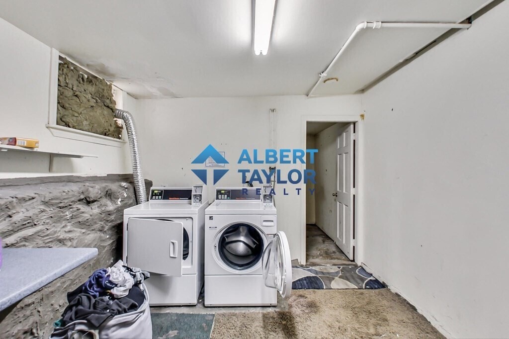 Building Photo - 47 Hillside St