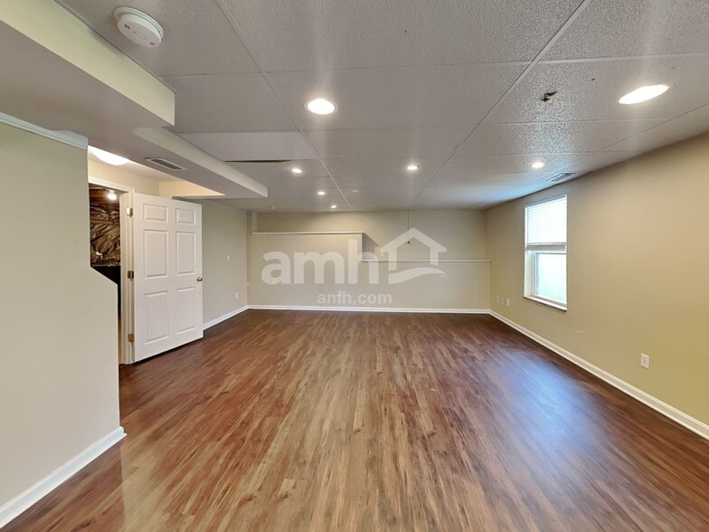 Building Photo - 23 Mallard Dr