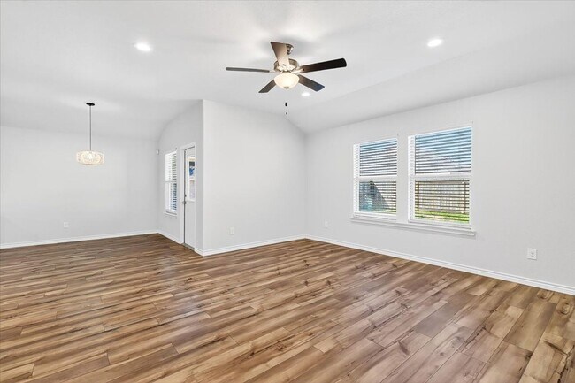 Building Photo - 7230 Tristan Dr