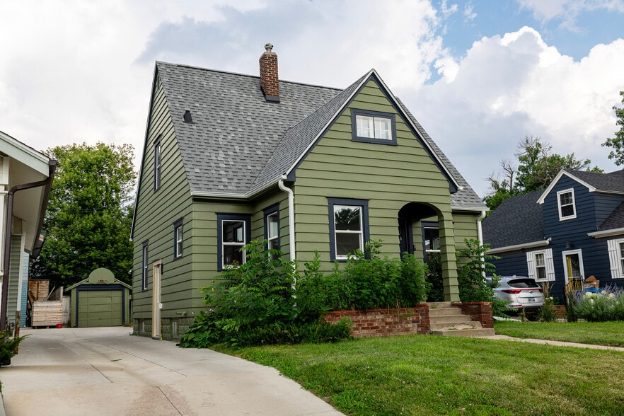 Building Photo - 1104 S Main Ave