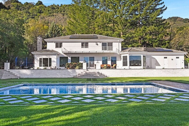 Building Photo - 345 Montair Dr