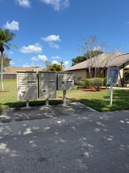 Building Photo - 9311 Lennex Ln