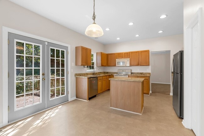 Building Photo - 524 S Orchard Farms Ave