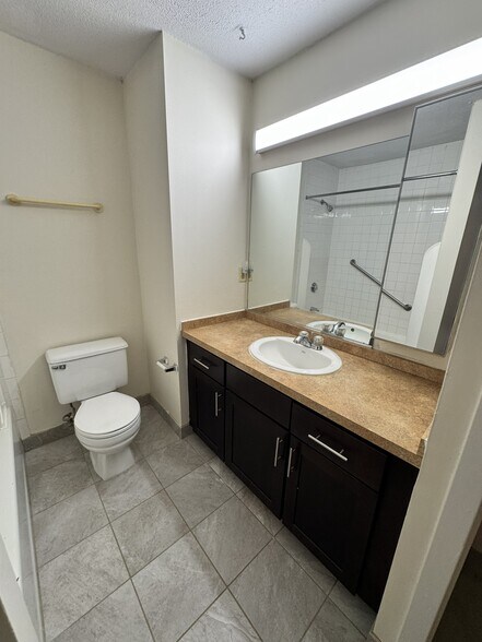 Building Photo - 142 North Beacon St