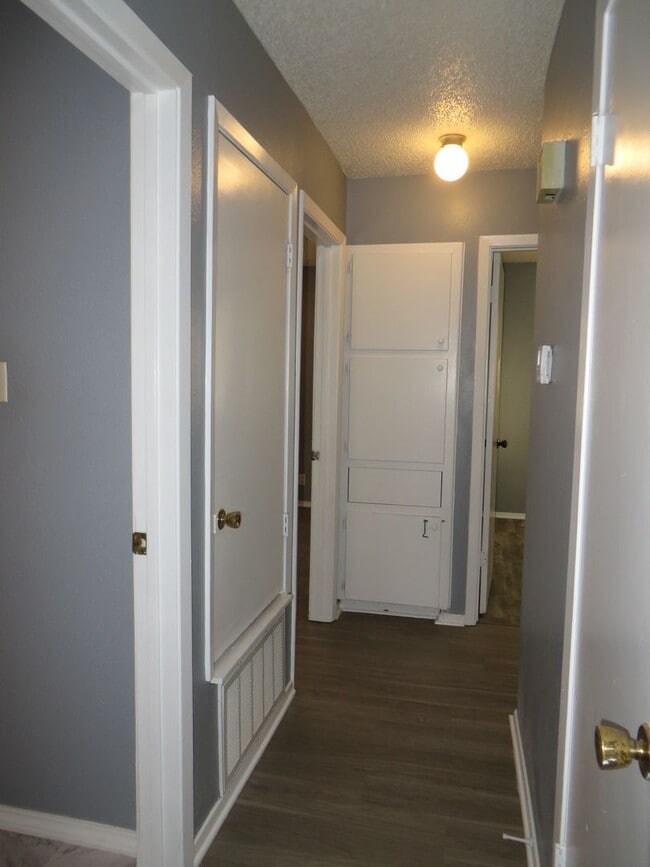 Building Photo - 663