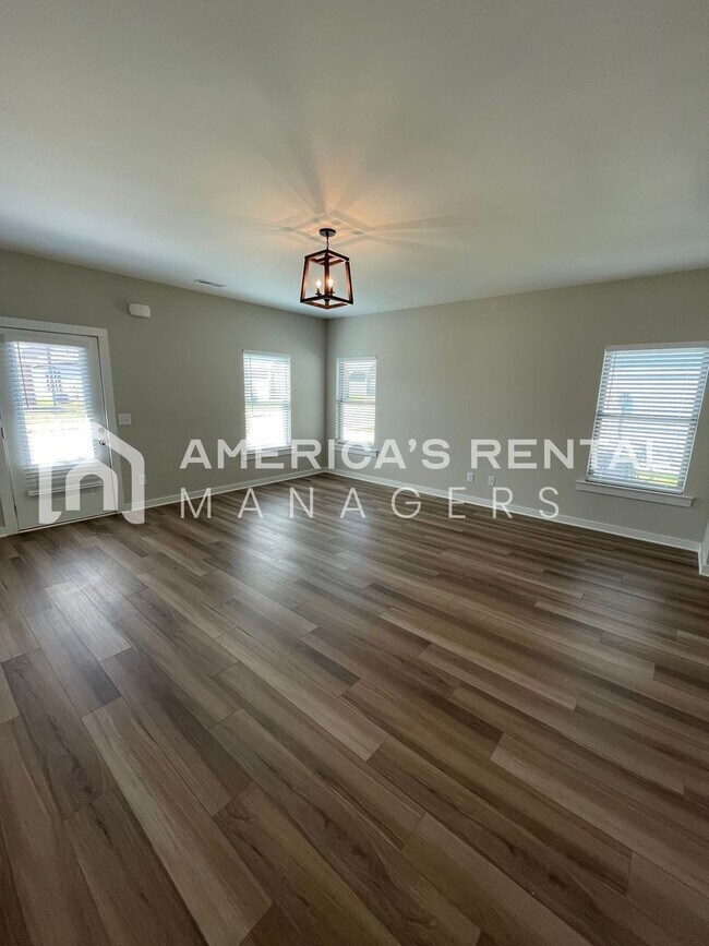 Building Photo - Home for Rent in Cullman, AL!! Available to View Now!!! Sign a 13 Month Lease by 5/15/26 to recei...