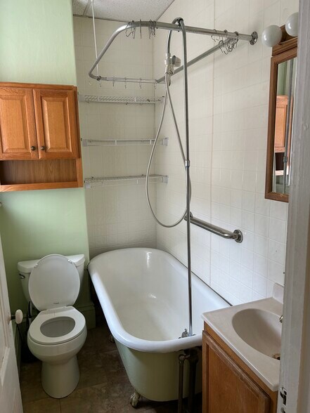 Bathroom - 16 Church St