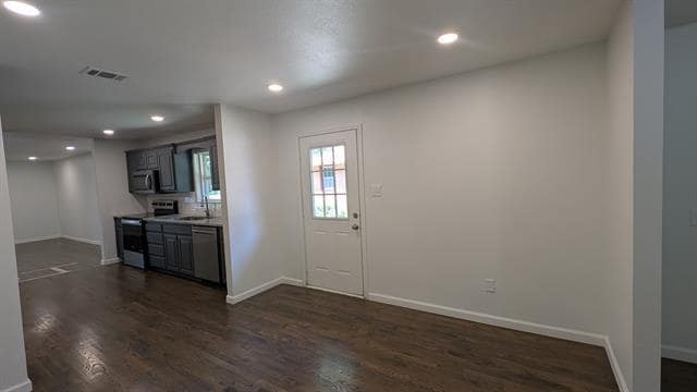 Building Photo - 1406 Eastus Dr
