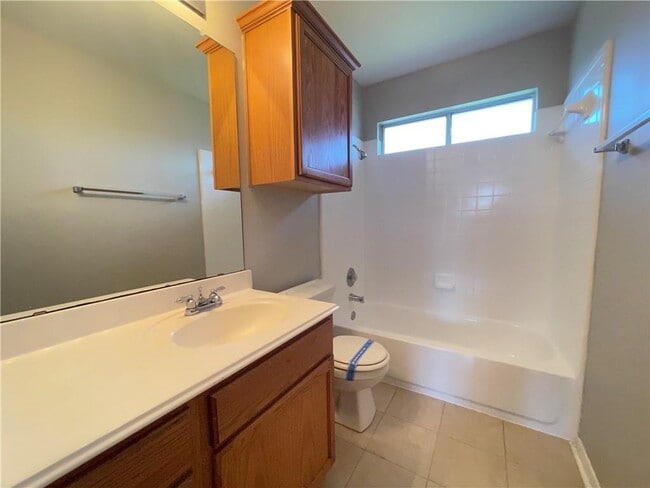 Building Photo - 110 Cotton Creek Way