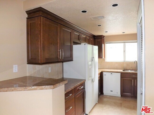 Building Photo - 26953 Jasper