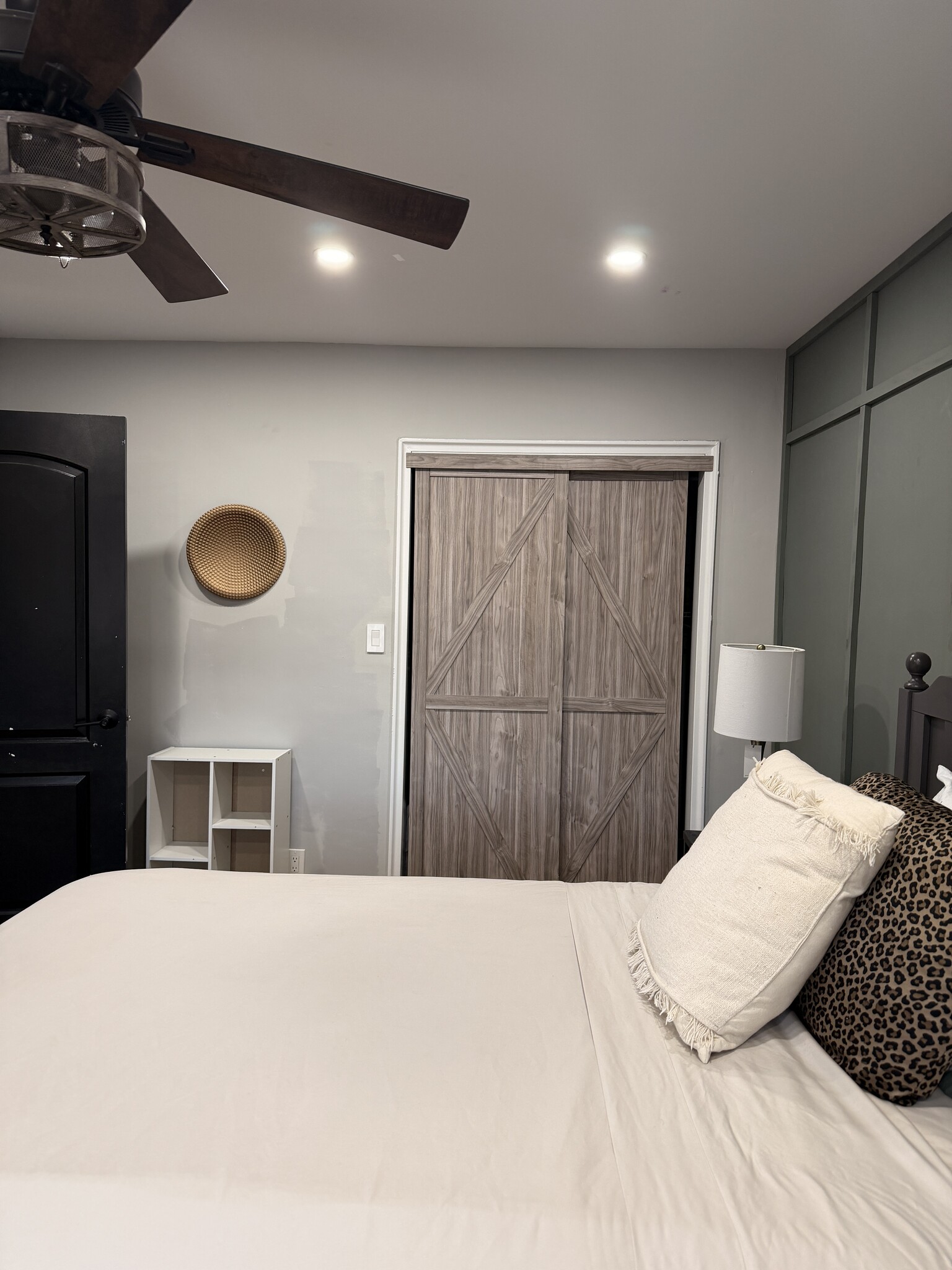 Building Photo - 2082 Pitman Ave