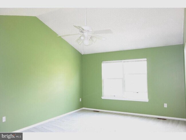 Building Photo - 162 Shrewsbury Ct