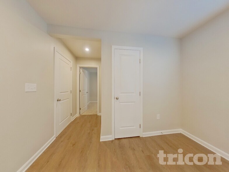 Building Photo - 8991 Celtic Dr