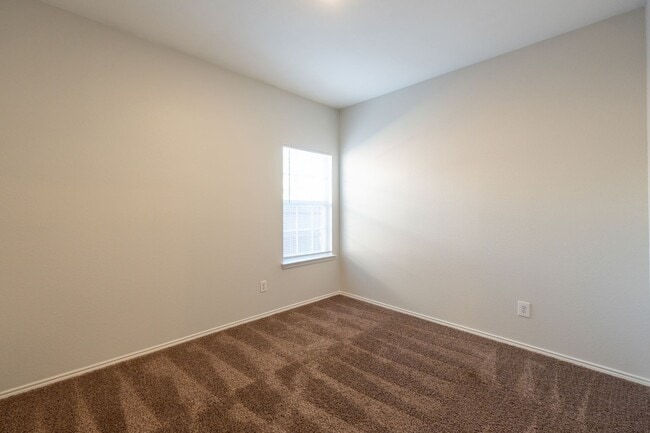 Building Photo - Spacious 4-Bedroom Home with Private Fenced Yard in Fort Worth