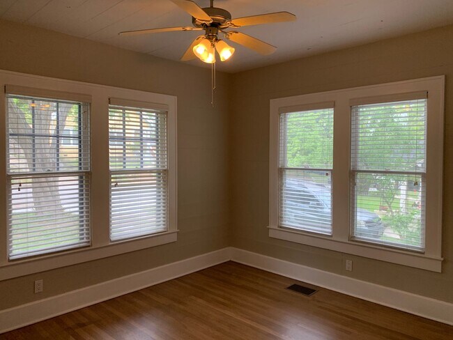 Building Photo - 509 Terrace Dr