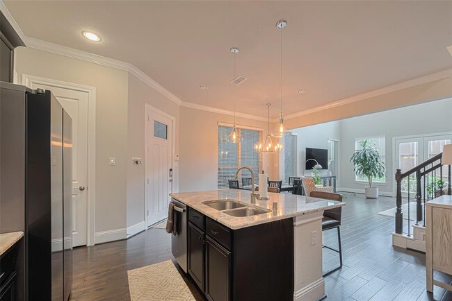 Building Photo - 8418 Oak Leaf Point Dr