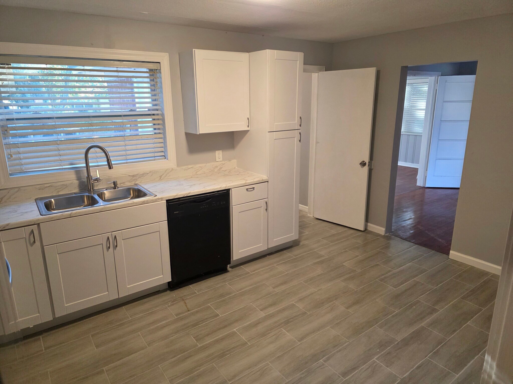 Kitchen - 2232 Ribault Scenic Dr