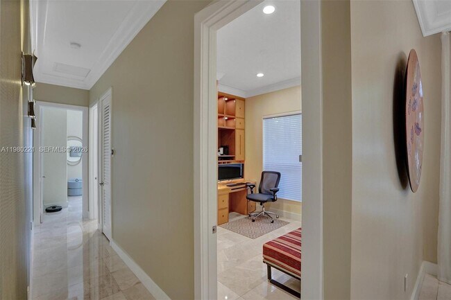 Building Photo - 1529 Shoreline Way