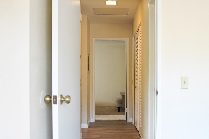 Building Photo - 4095 Rosenda Ct