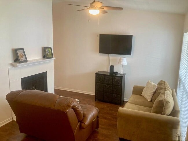 Building Photo - 3506 Cove View Cir