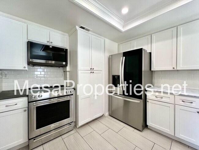 Building Photo - 24368 Darrin Dr