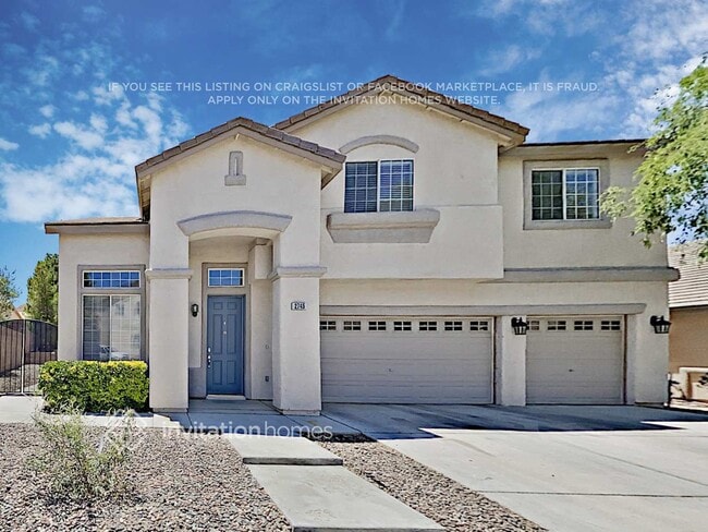 Building Photo - 2745 Rebano St