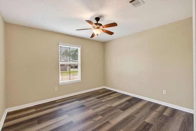 Building Photo - 10261 English Manor Dr