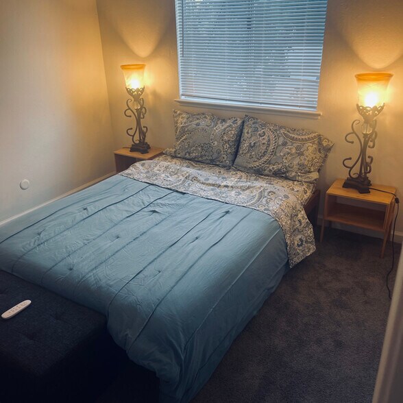 Building Photo - 1990 Benita Dr