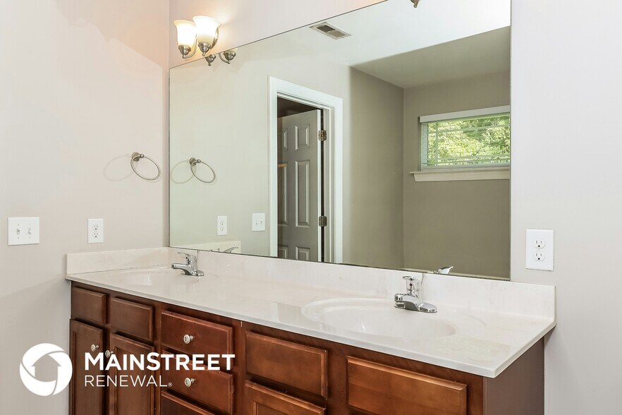 Building Photo - 49 Burrage Dr