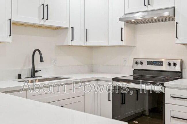 Building Photo - 9752 Woodhollow Way