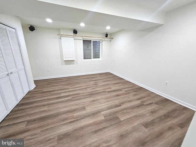 Building Photo - 261 Thomas Harmon Dr