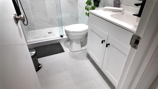 Building Photo - 5200 Washington St