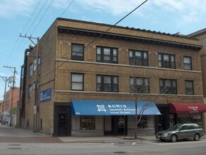 Building Photo - 513 Main St