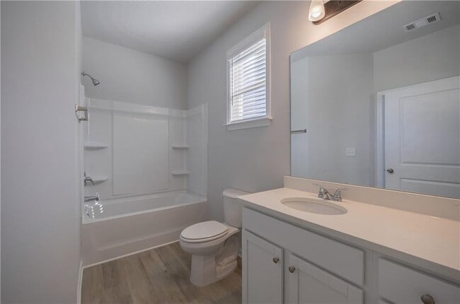 Building Photo - 853 Crossroads Ct