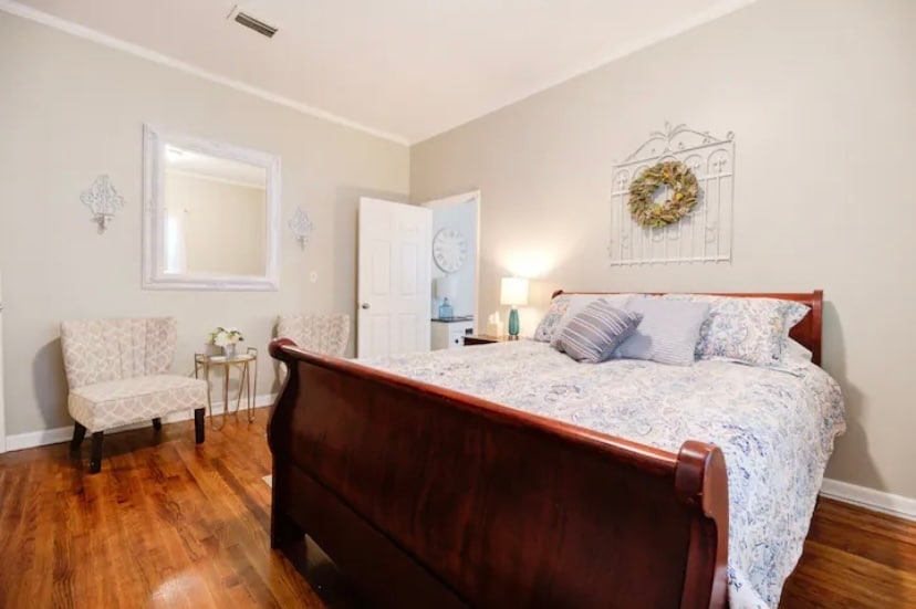 Building Photo - 311 E Strong St