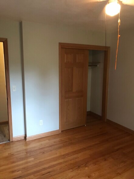 Bedroom - 1035 N Bristol St