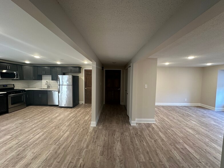 Two entrances into unit - 1 Laura Ln